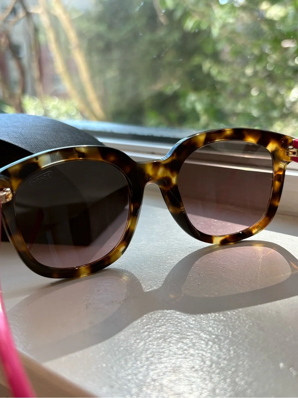 Coach Sunglasses (Spotty Tortoise/Fuchsia)